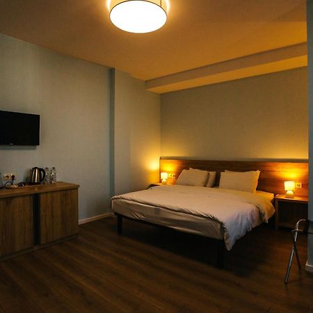 Piazza Four Colours Hotel Batumi Exterior photo