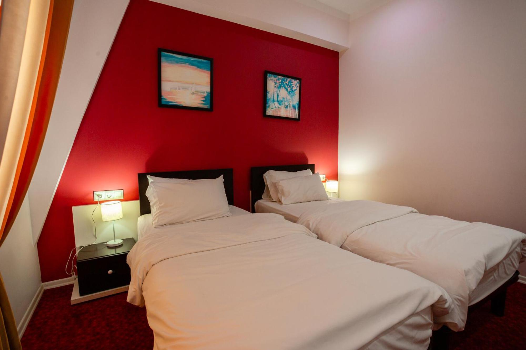 Piazza Four Colours Hotel Batumi Exterior photo