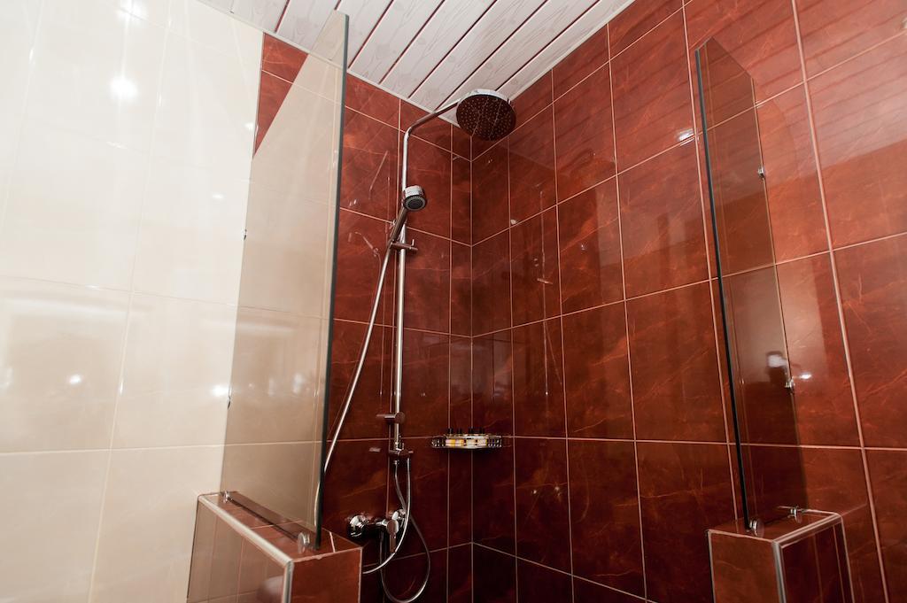 Piazza Four Colours Hotel Batumi Room photo